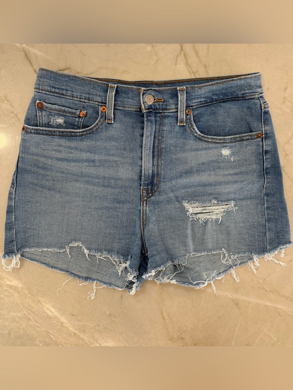 Women’s Levi's High Rise‎ Denim Cut-Off Shorts Distressed Size 10 W30 #49 EUC